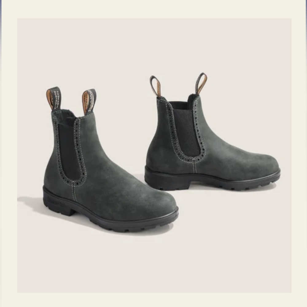 #1630 Blundstones — Women’s Originals Hight Top Boots (Rustic Black)